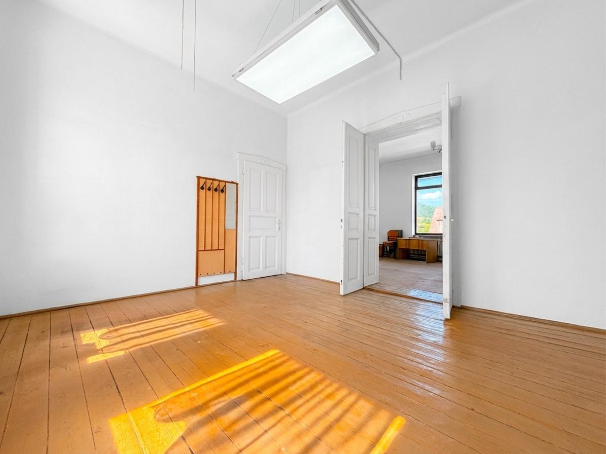 6a4365af0f60424f54092946 Kancelárske priestory, 58 m² | Turzovka, stred