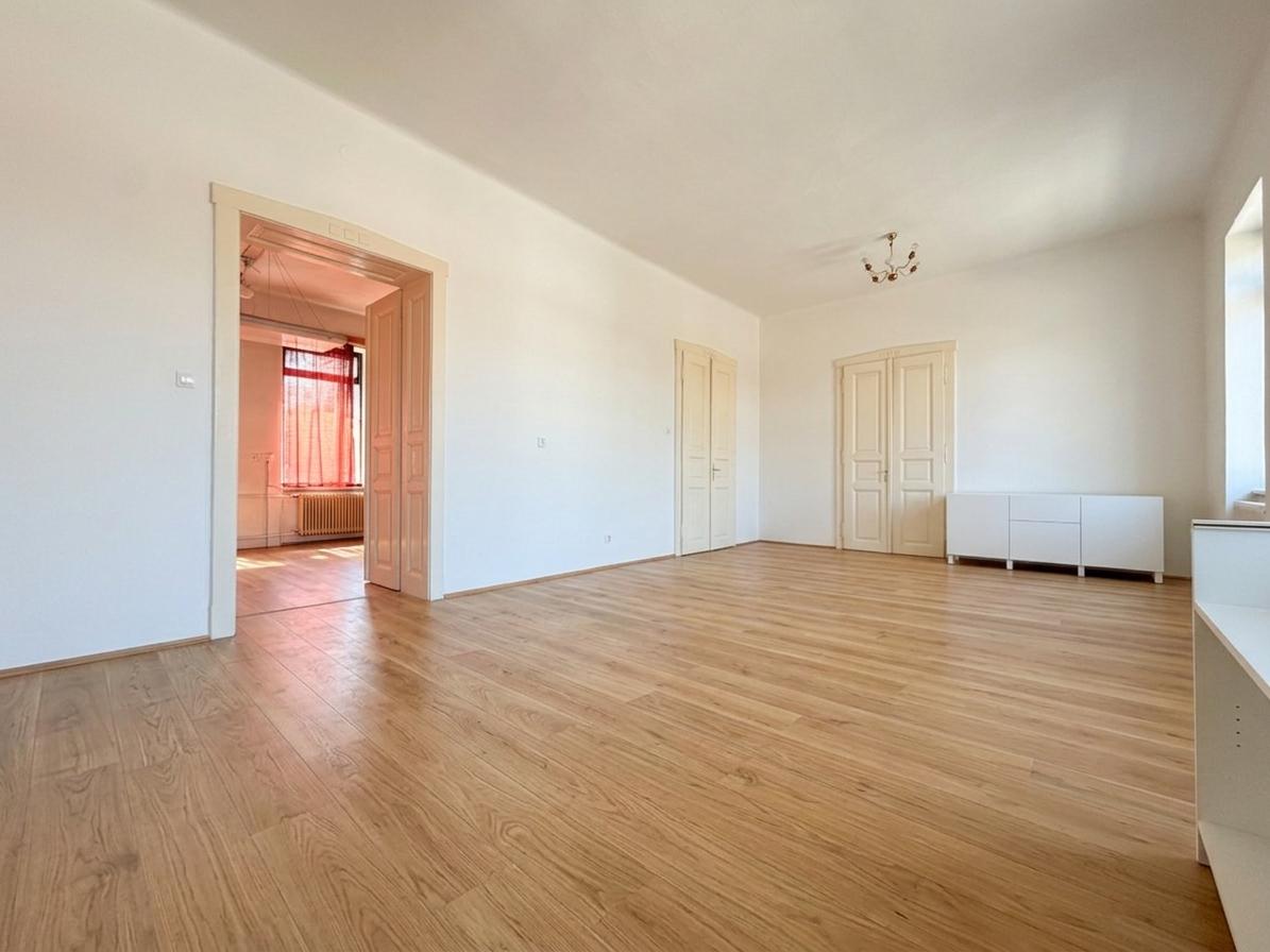 6a4365af4ae25cbfae021bf6 Kancelárske priestory, 58 m² | Turzovka, stred