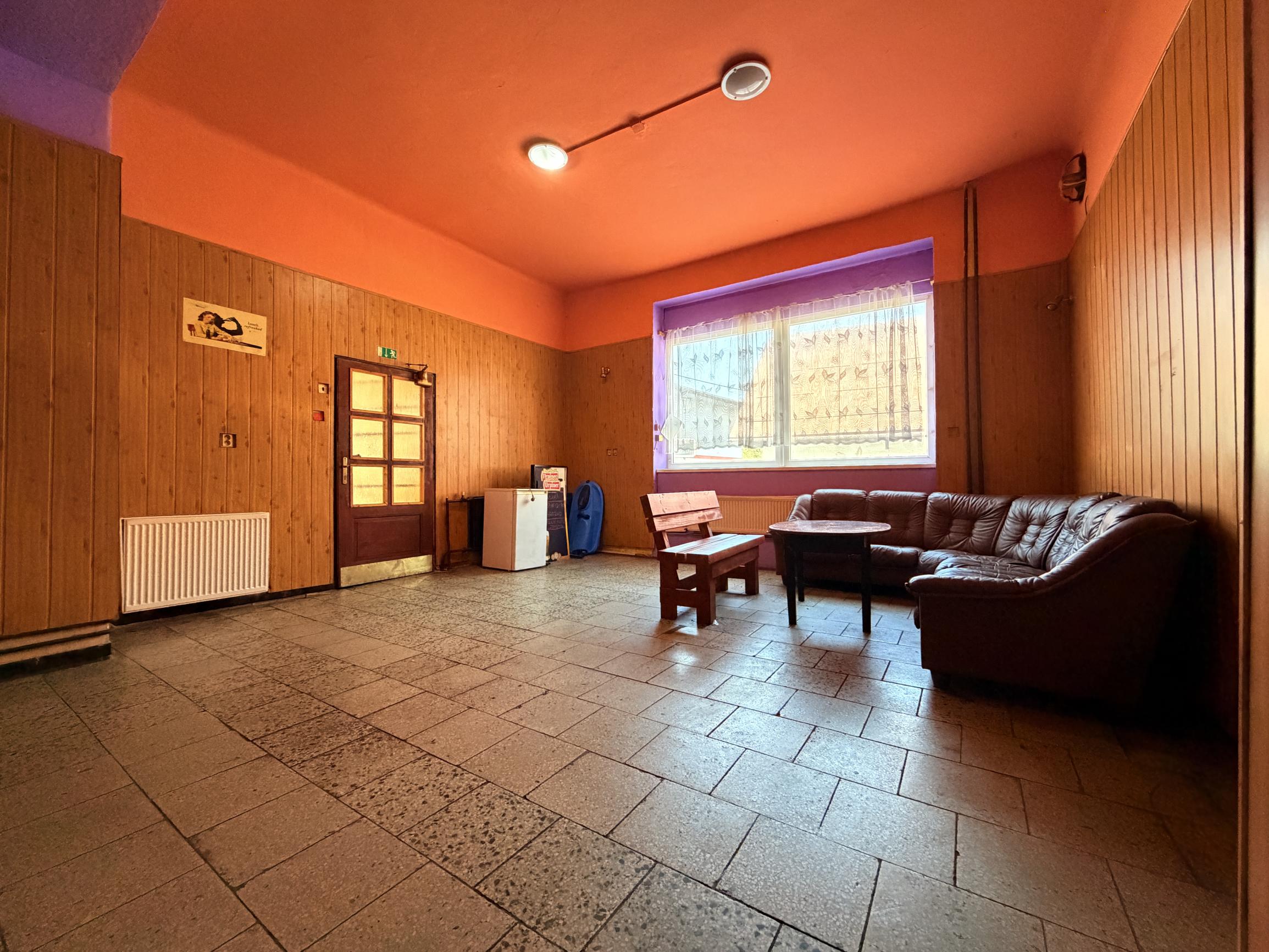 6a4367b821ecb3532704a7ec Obchodný priestor, 145 m² | Turzovka, stred