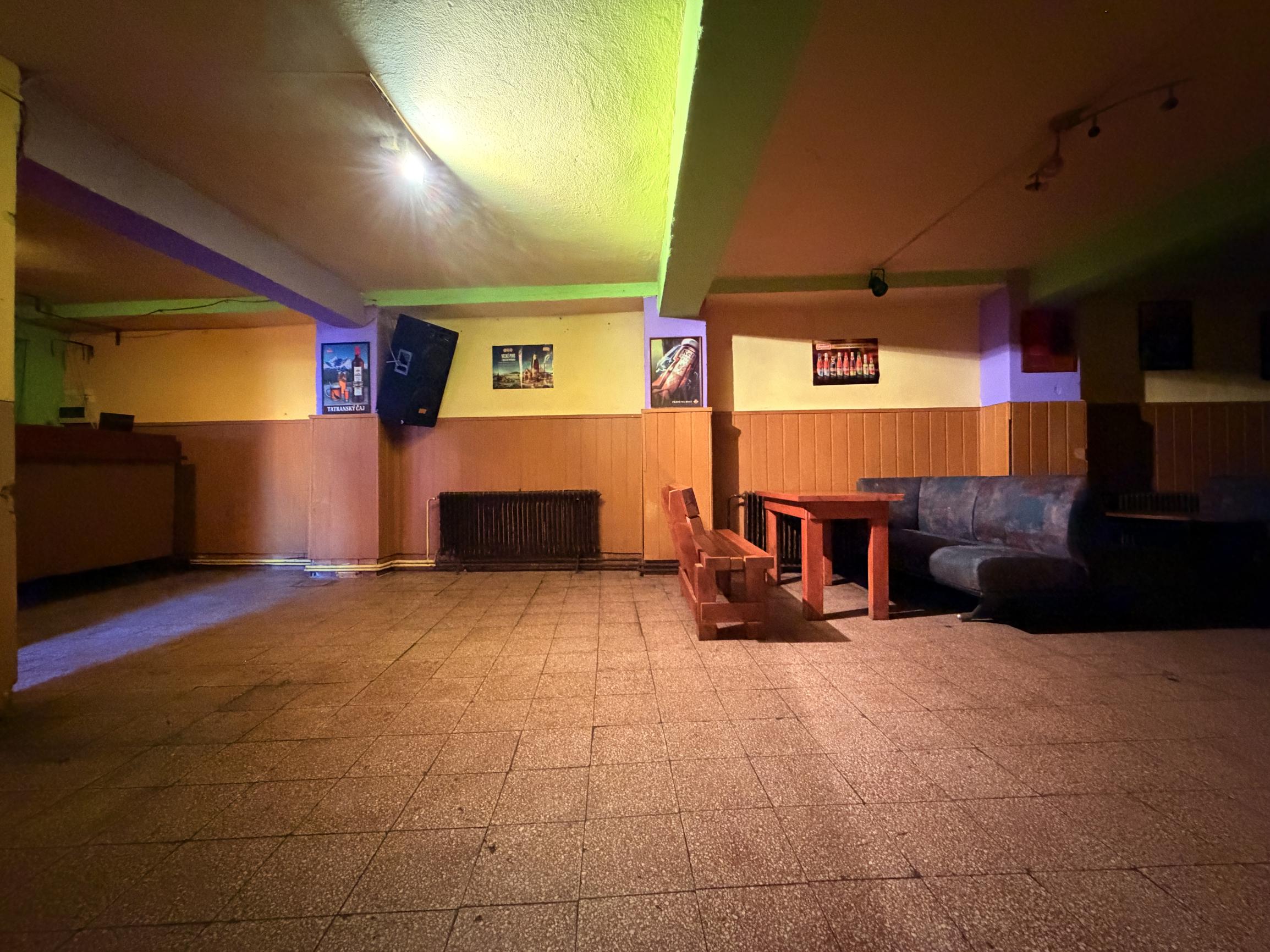 6a4367bd64bef407d70b611b Obchodný priestor, 145 m² | Turzovka, stred