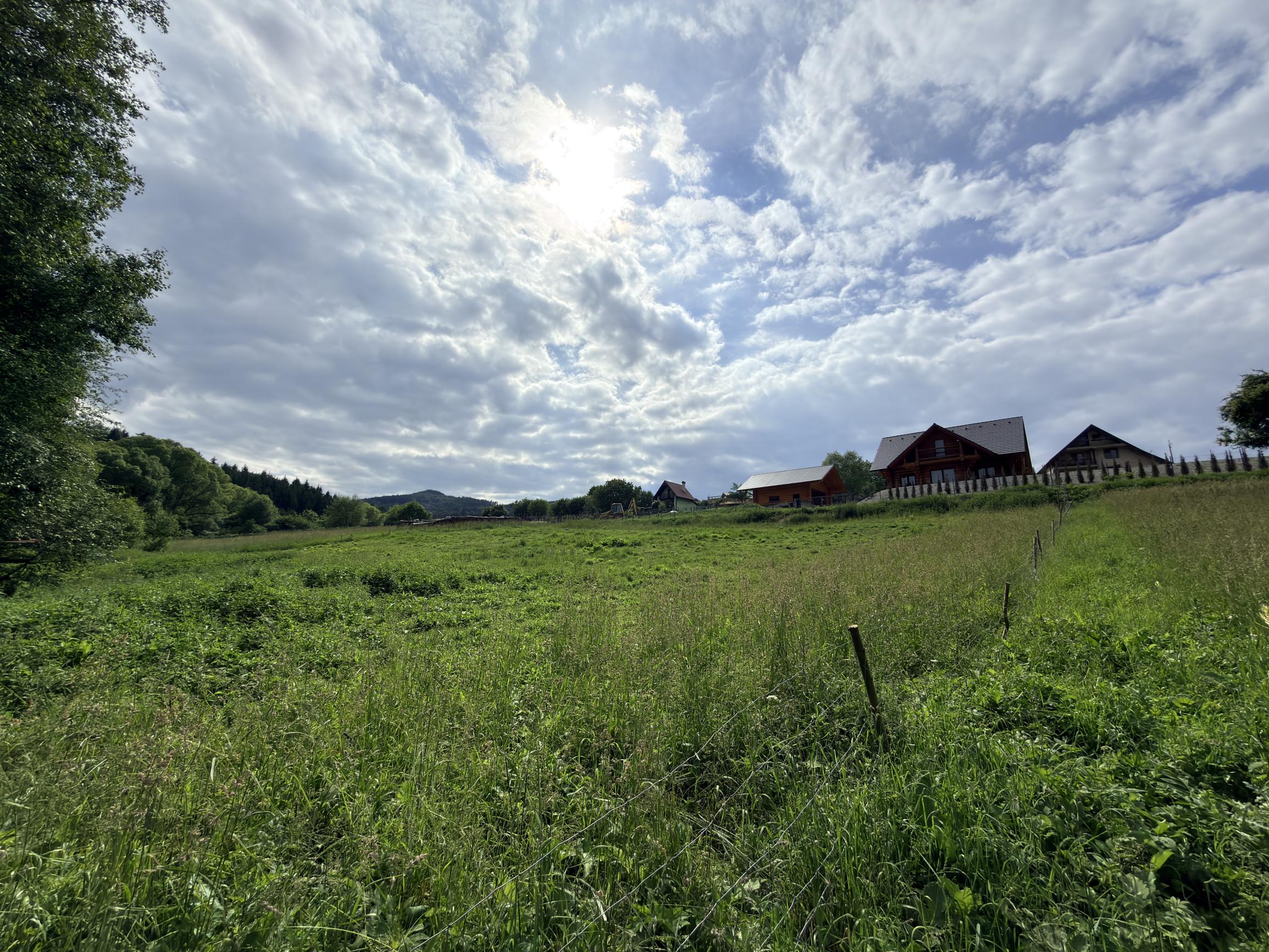 Stavebný pozemok 834 m² | Dolný Hričov – Peklina