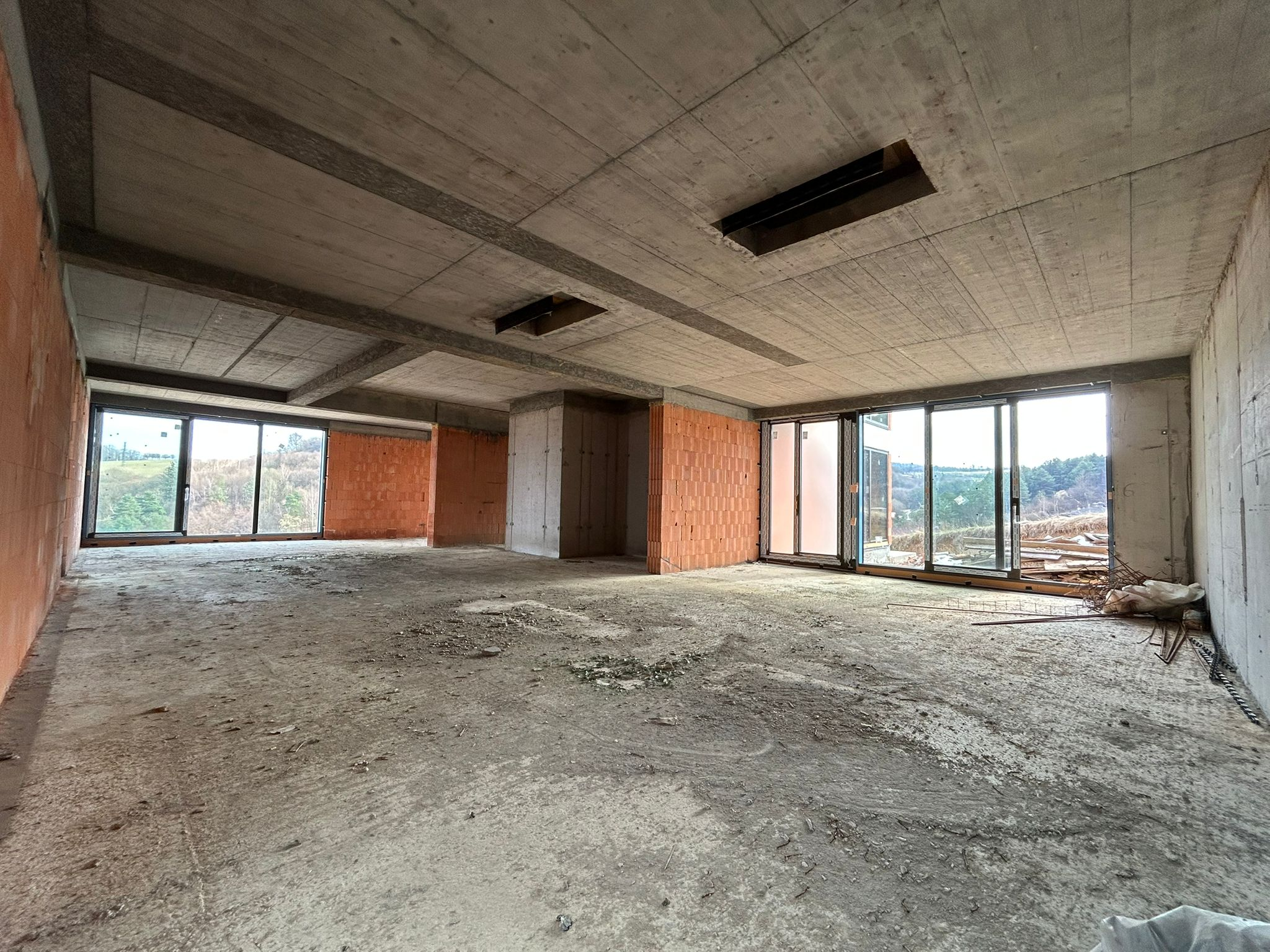 LUXUSNÁ VILA S TERASAMI A VÝHĽADOM