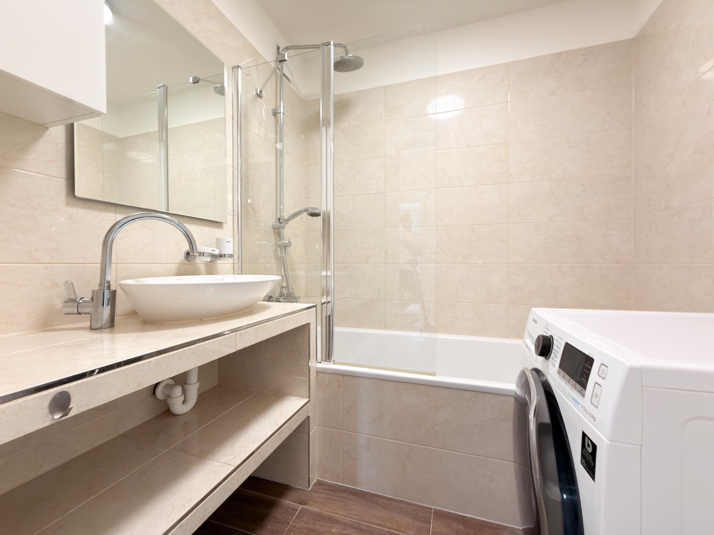 6a6e3e95bd8904d200012a38 3-izbový byt s výhľadom, 9. poschodie | Solinky