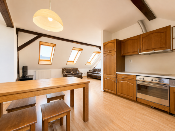 Zariadený 3-izbový podkrovný byt 80 m² | Žilina