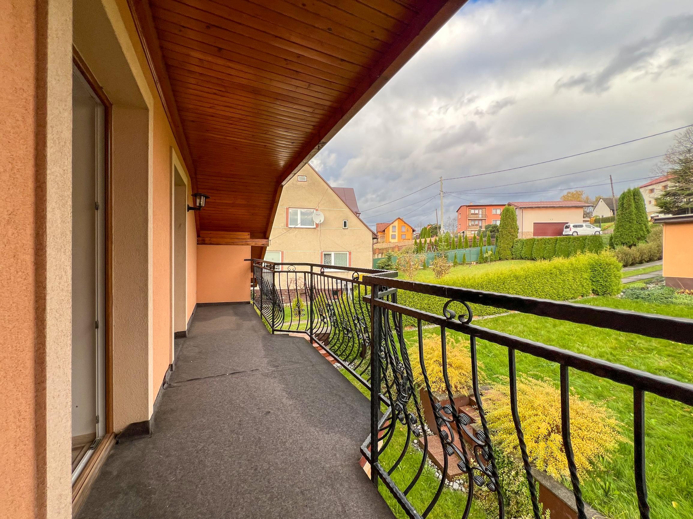 6a96ee96e630b8ebba0cd4cc Rodinný dom 240 m² s terasou a záhradou | Čierne