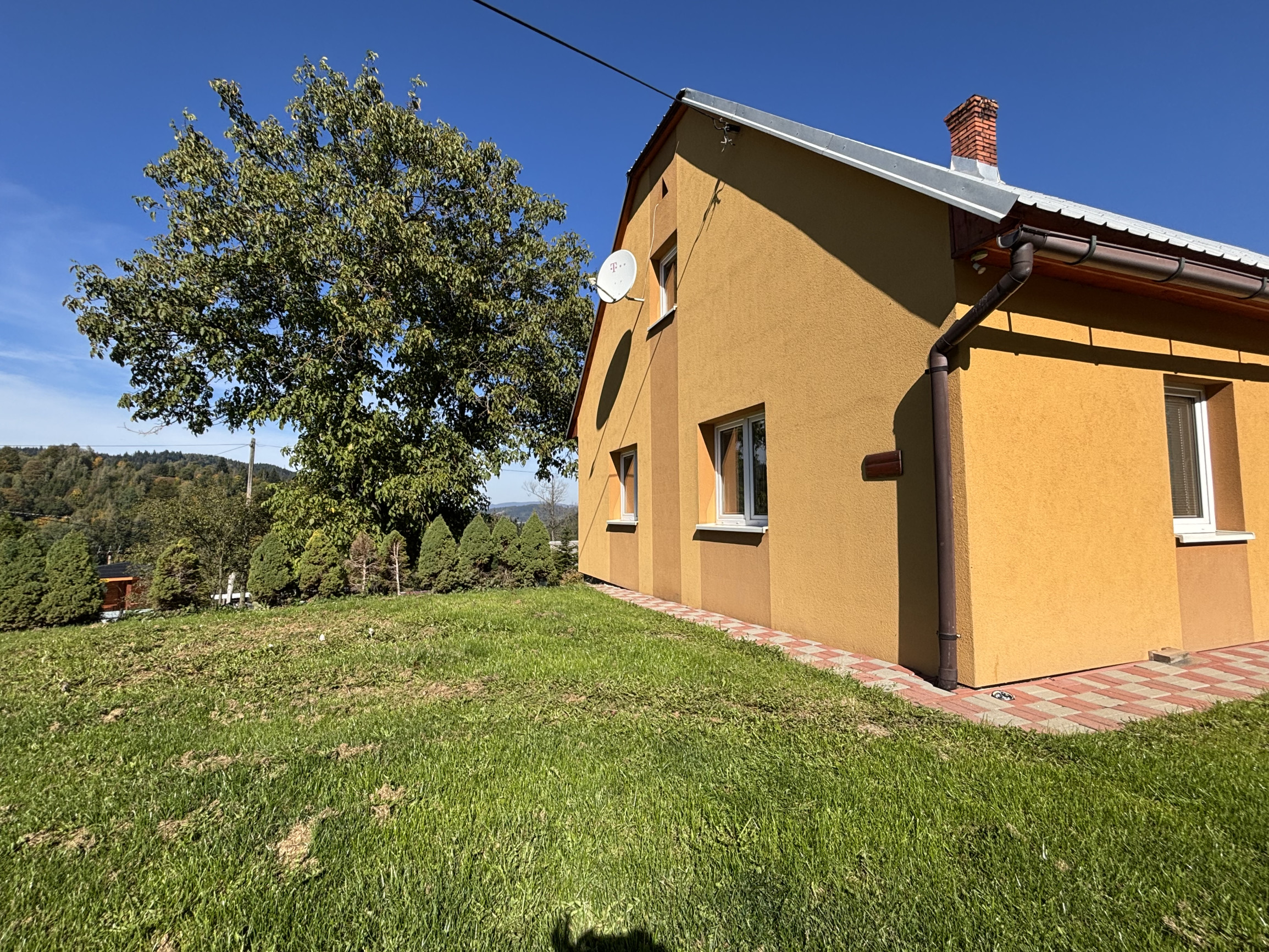 6ac2a0b9deb6766bd50f3abe-1 Kompletne zariadená chata | Pozemok 1500 m² | Wellness