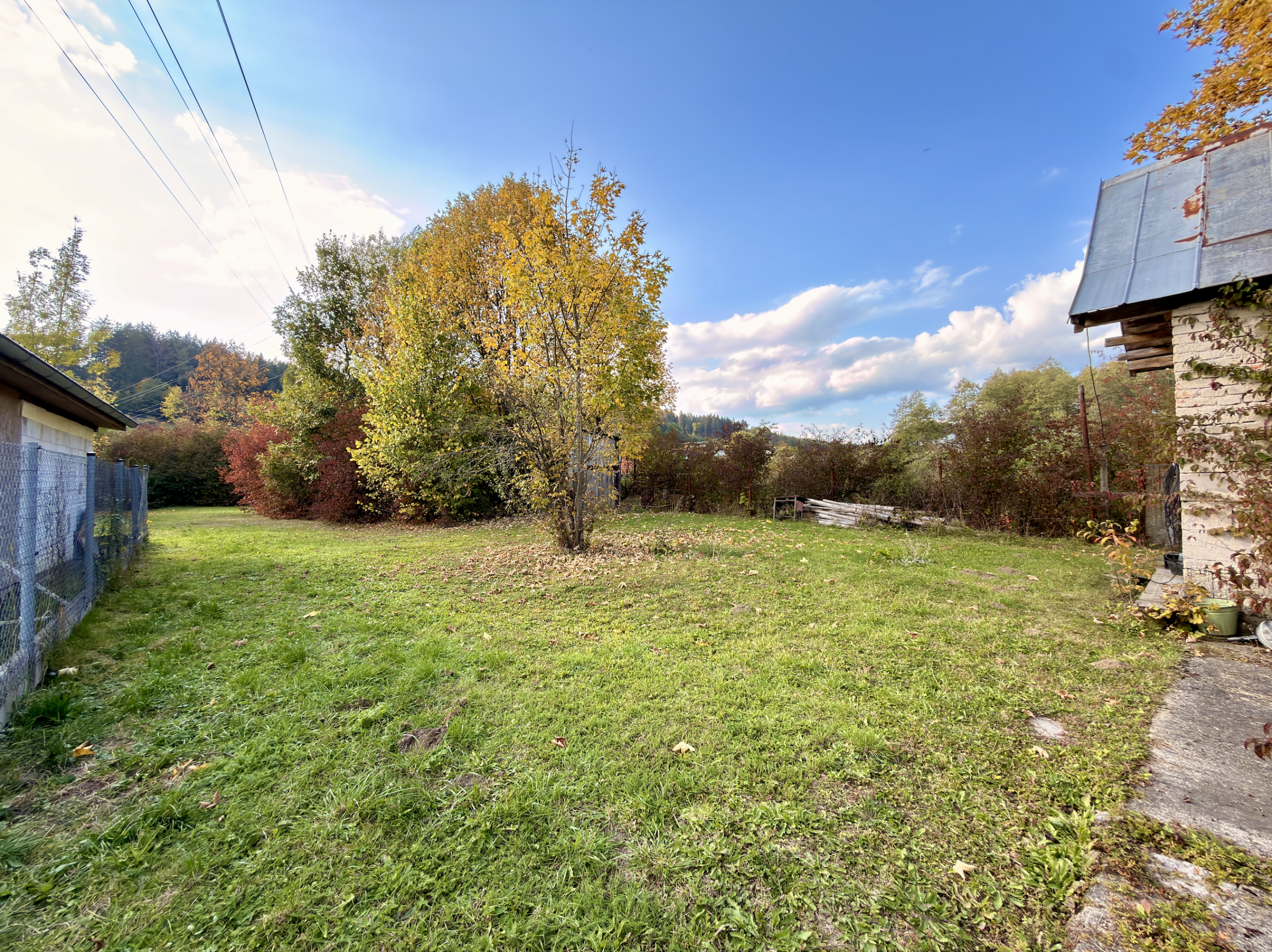 6ac5054b7c5a24e2d50f56d6 Slnečný Stavebný pozemok 1 546 m² | rovina | Bytča